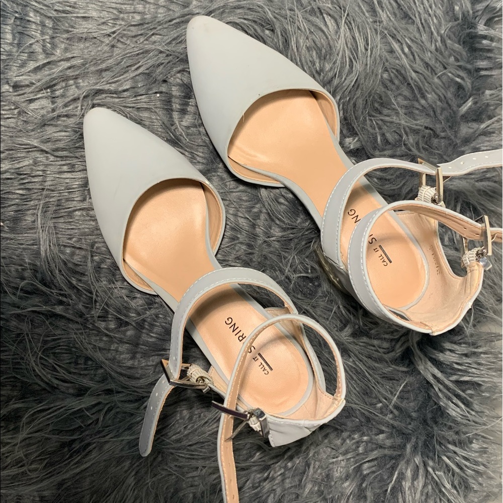 Barely Used Heels in light Gray - Size 7